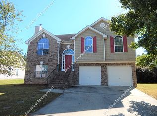 421 Lake Ridge Ln, Fairburn, GA 30213