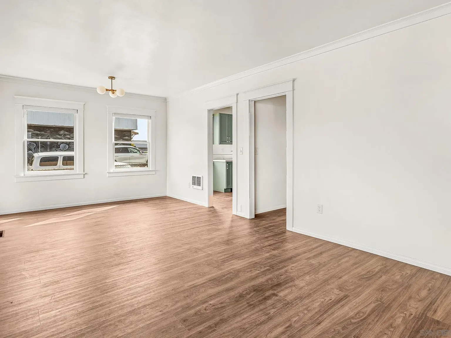 3 bed, 2.0 bath, 1223 sqft, $4,495 — Photo 3