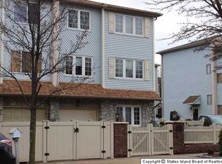 15 Wirt Ln, Staten Island, NY