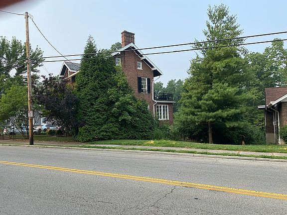 2nd image of 5699 Belmont Ave