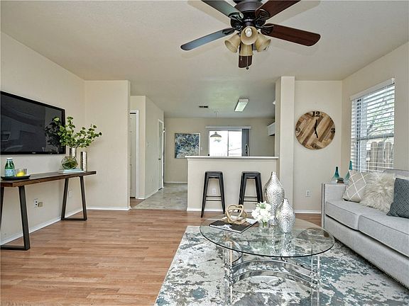 5th image of 2688 Bradley Ln