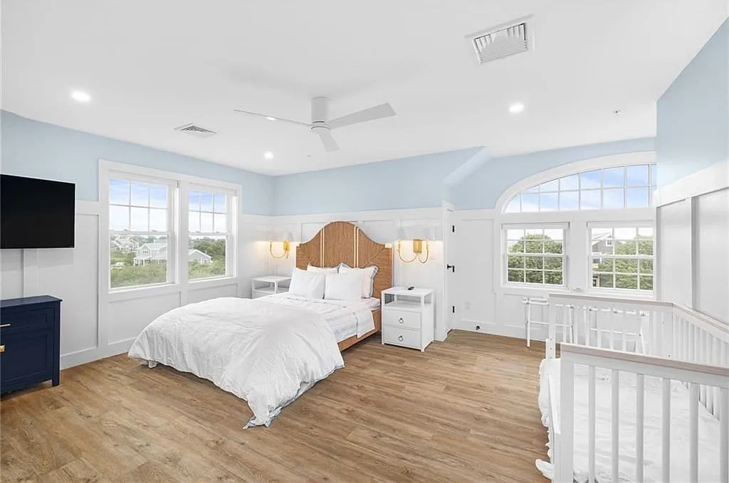 10 bed, 6.0 bath, 4488 sqft, $20,000 — Photo 4