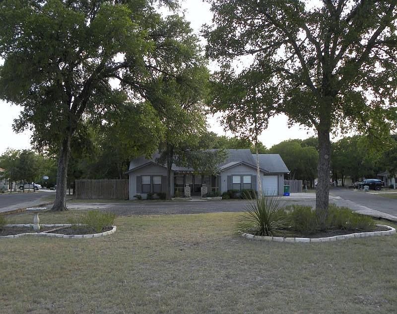 1st image of 17 Wildwood Cir