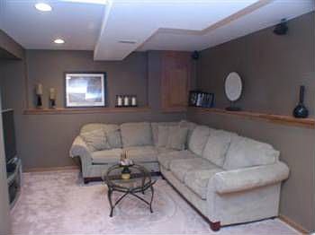 3rd image of 1359 Honeysuckle Ln