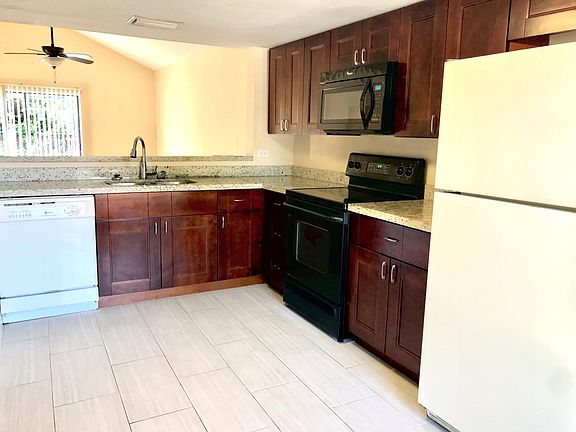 5th image of 17466 Dumont Dr