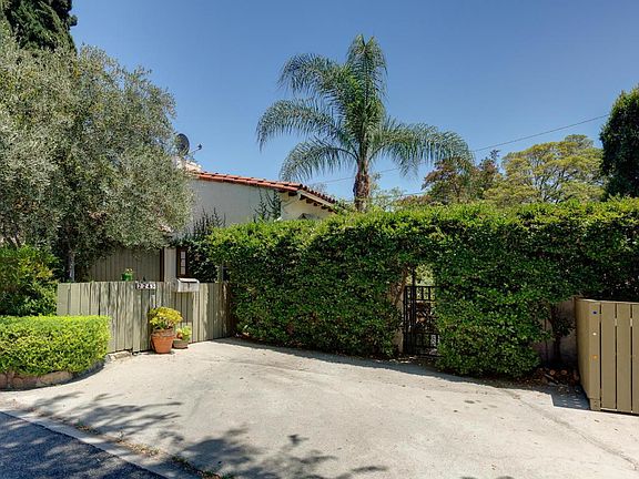 2nd image of 224 Marguerita Ln