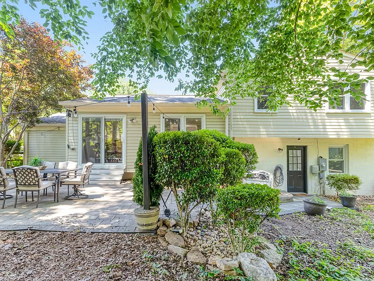 12077 Willowood Dr — Photo 37