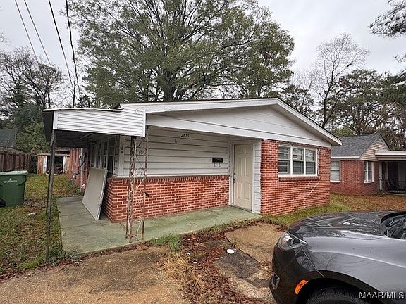 2nd image of 2625 E 5th St