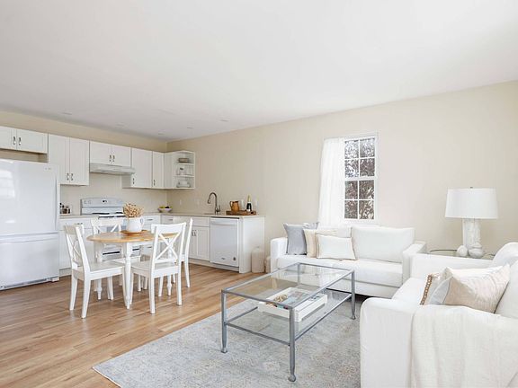 5th image of 1000 9th St APT 24