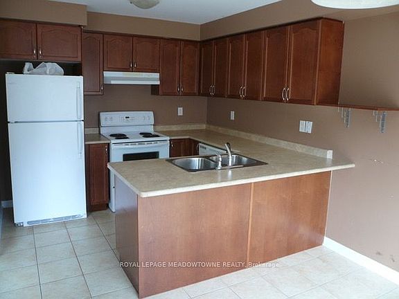 4th image of 1062 Wickson Way