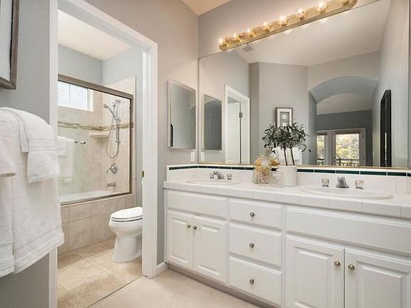4th image of 39 Arroyo View Cir