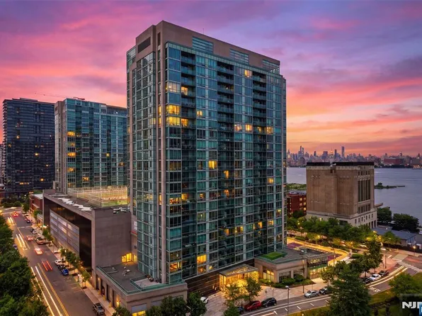20 Newport Pkwy APT 2012, Jersey City, NJ 07310