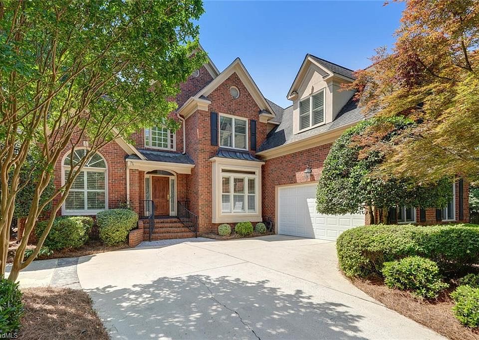 1st image of 400 Cross Vine Ln