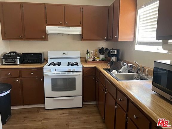 5th image of 542 N Hagar St