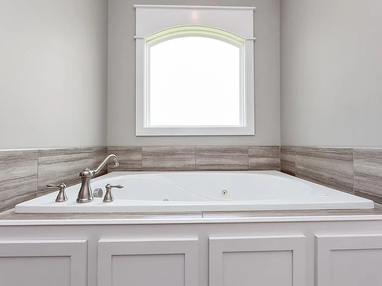 198 Moses Dr — Photo 16
