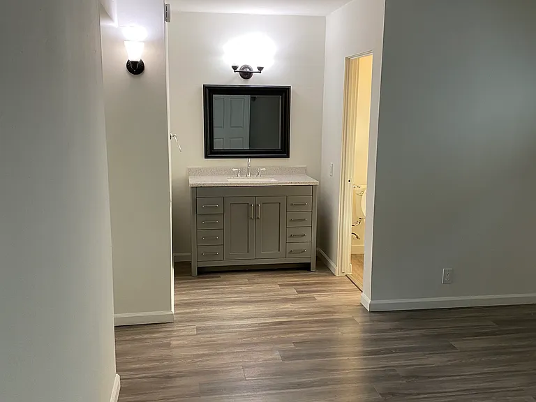 1014 W. Huntington Dr. — Photo 15