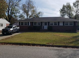 19 Edgemoor Dr, Newport News, VA 23603