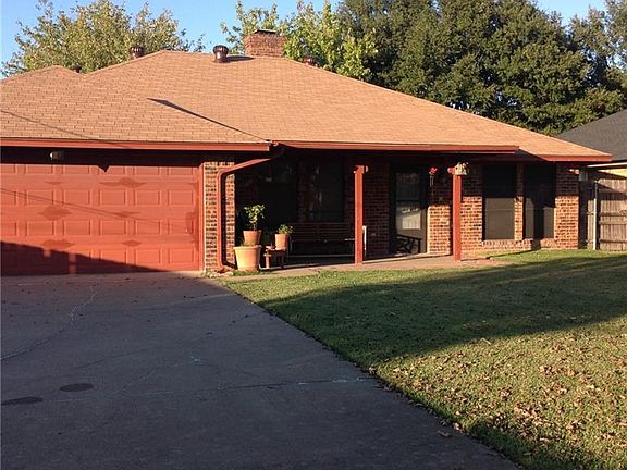 3rd image of 613 Stoneybrook Dr