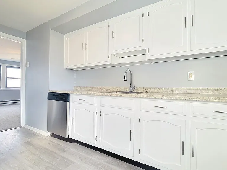 592 Beverly Rd #2 — Photo 3