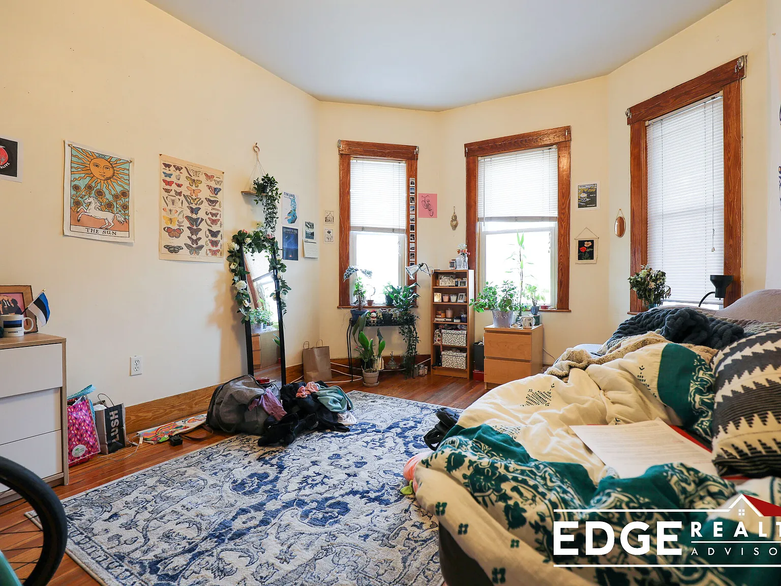 4 bed, 1300 sqft, $4,100 — Photo 4