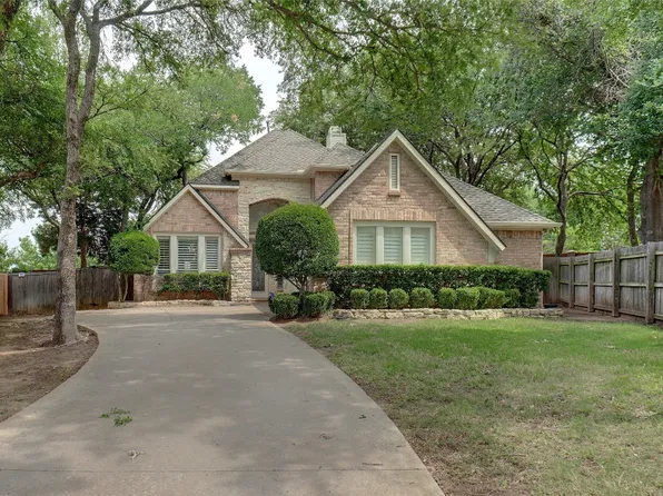 2320 Wembley Wood Ln, Bedford, TX 76022