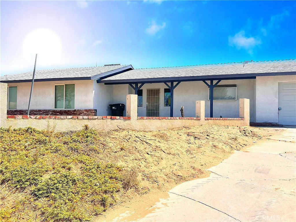 3 bed, 1324 sqft, $2,495 — Photo 3
