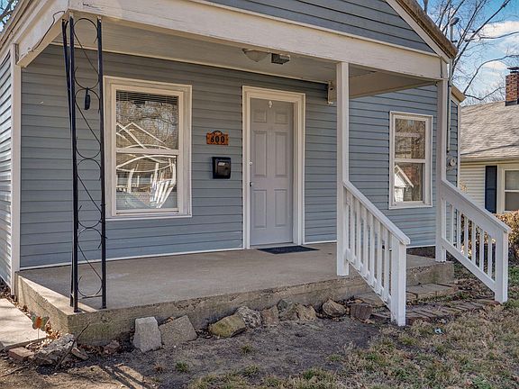 4th image of 800 W Della Street