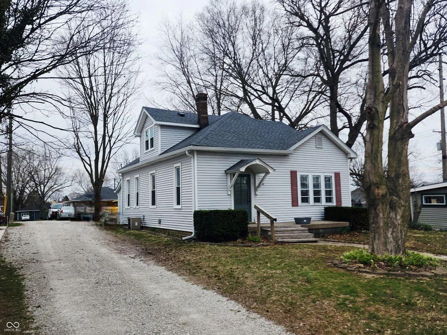 40 W Main St photo 1