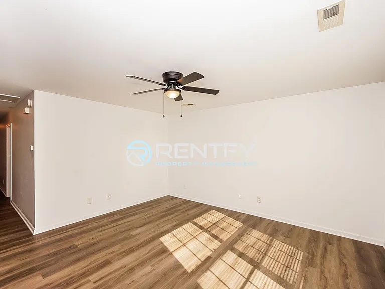 1110 Mason St — Photo 16