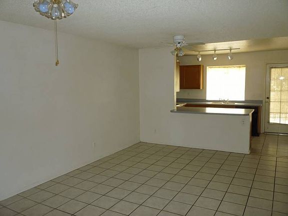 3rd image of 921 W University Dr Unit 1025