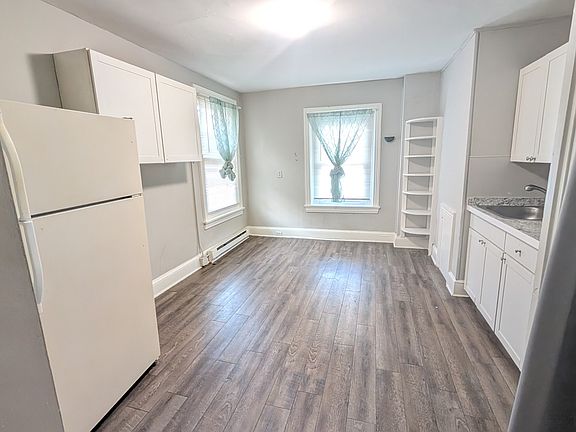 5th image of 24 N Charlotte St #301