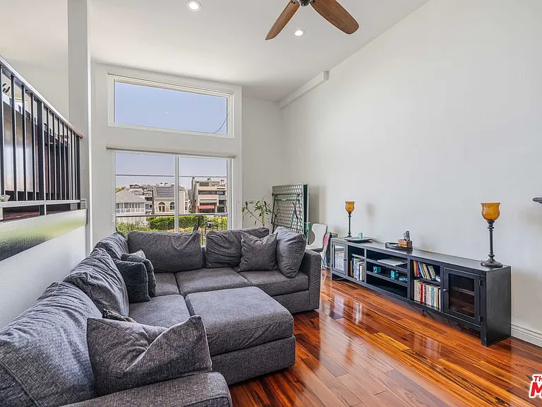 30 Reef St #2 — Photo 26