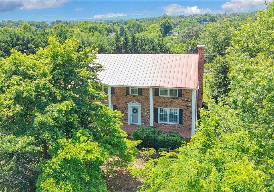 1st image of 1700 Home Cir