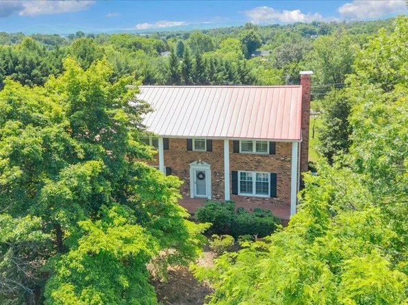1700 Home Cir, Salem, VA 24153