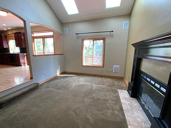 5th image of 256 Saint James Pl #256