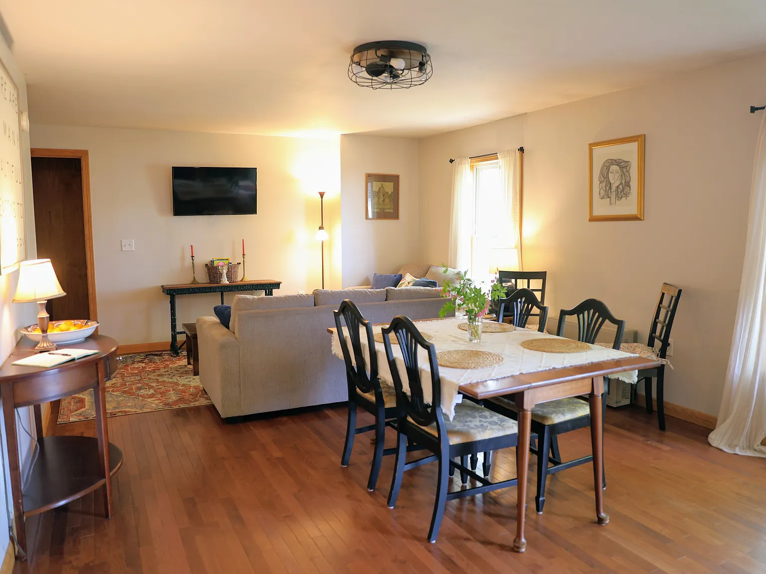 3 bed, 1300 sqft, $1,500 — Photo 3