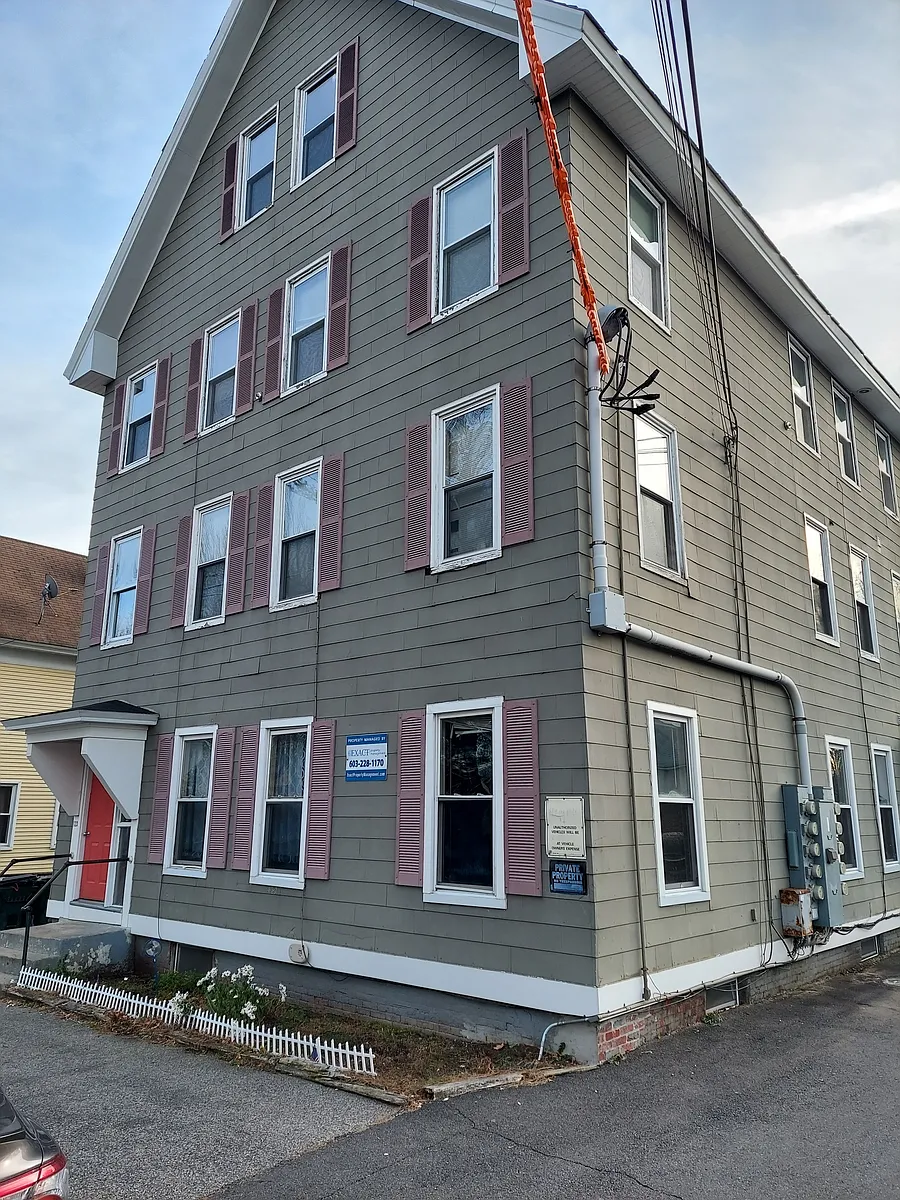 Building Photo - 146 Walker St