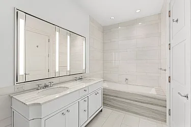 Rented by New York Casas Ltd.