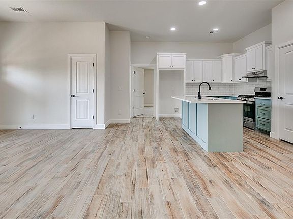 5th image of 4417 NE 16th Ter