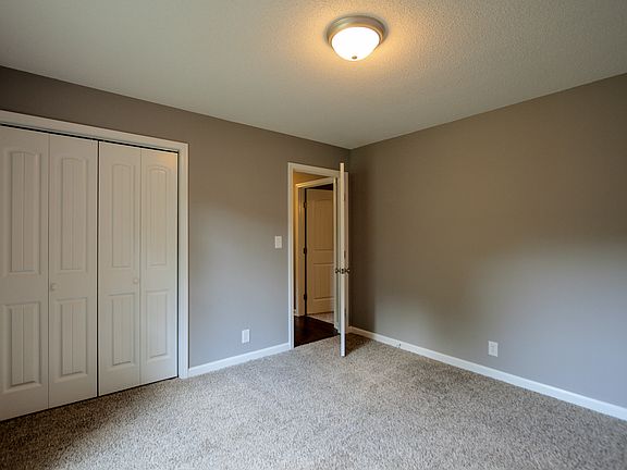 5th image of 2875 Stacy Ln