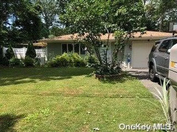 40 Lambert Avenue, Mastic, NY 11950