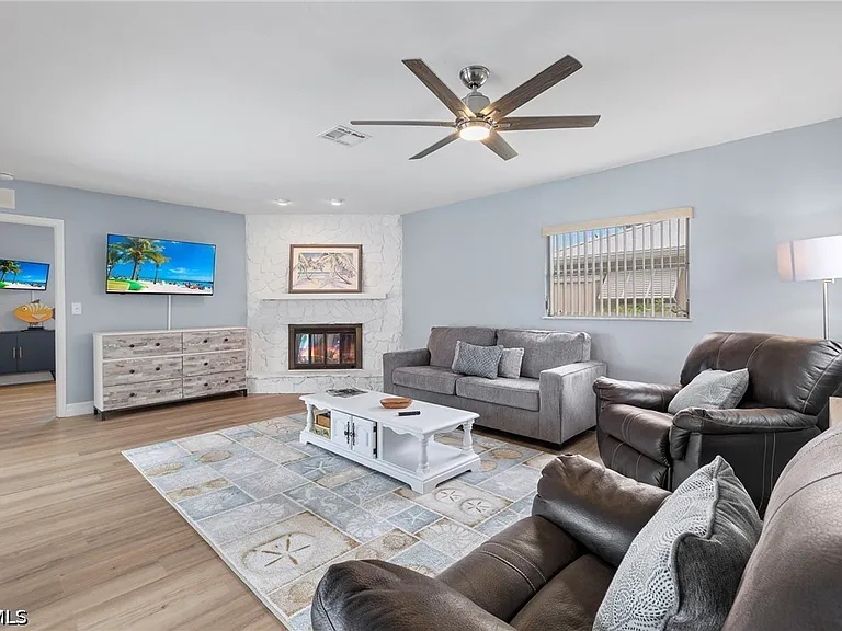 5240 SW 2nd Pl — Photo 8