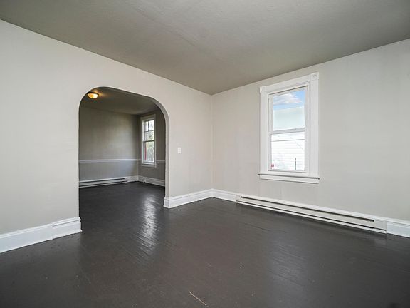 4th image of 1321 Enfield Ave