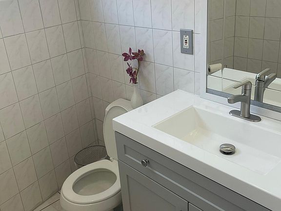 4th image of 4322 1/2 Campbell Dr