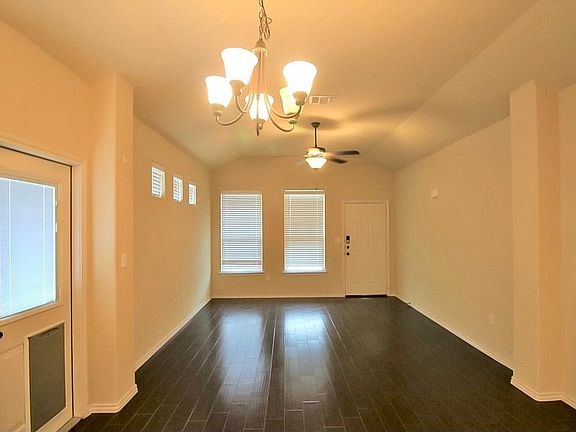 2nd image of 610 Creekside Cir