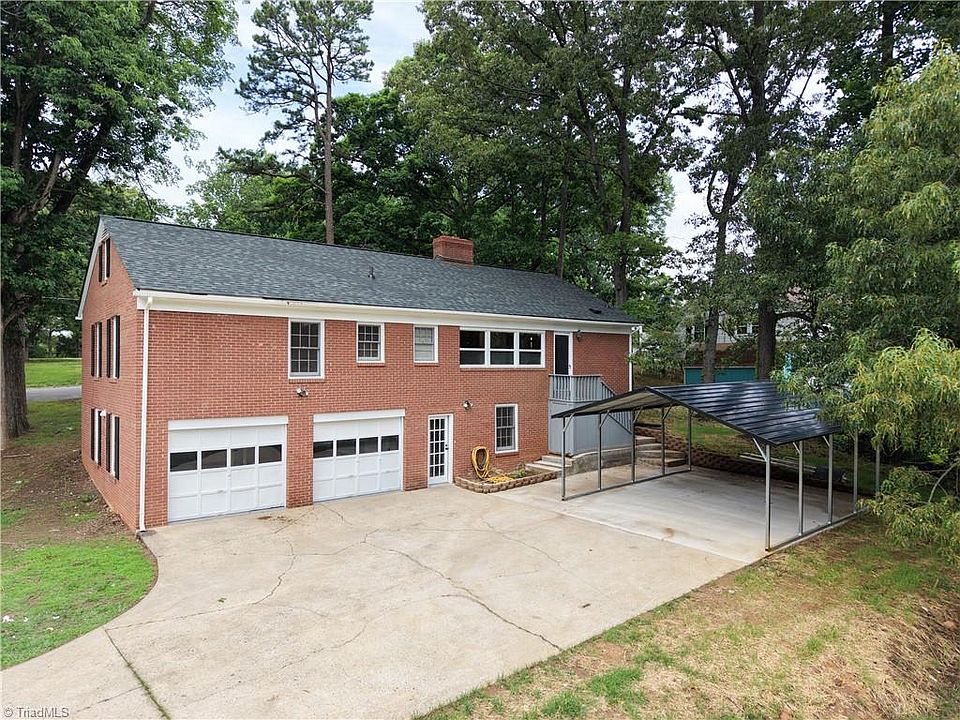 1st image of 215 Raeford Ave