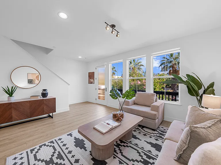 1469 W San Carlos St — Photo 26