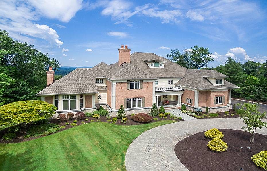 1st image of 50 Far Hills Dr