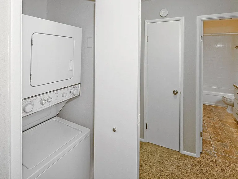 Royal Greens Apartments — Photo 31