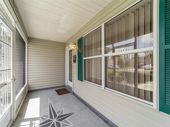 4th image of 1121 Chaparral Dr